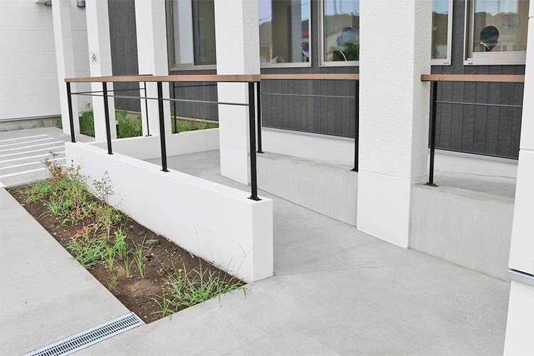 入口のスロープ